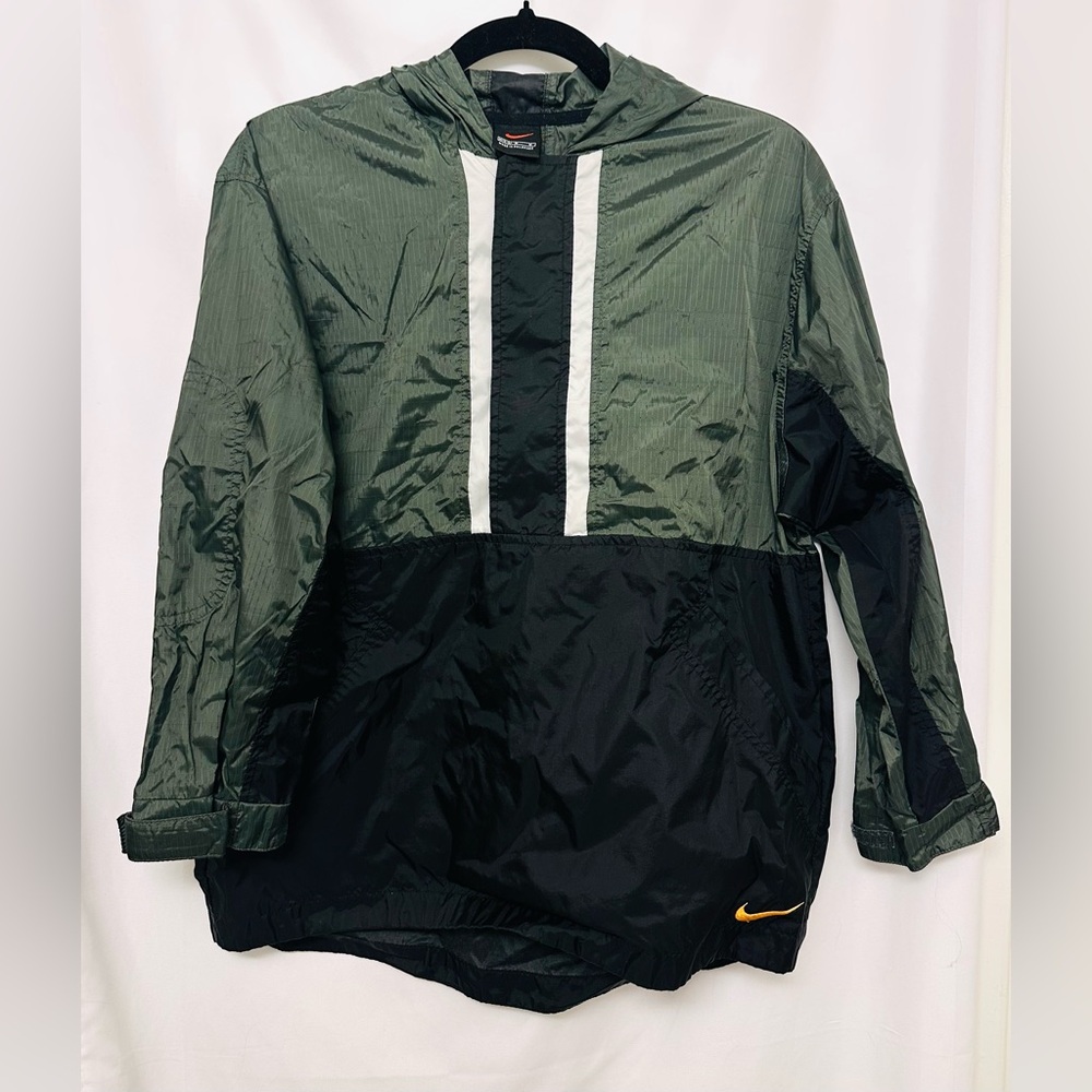 ⭐ Nike Colorblock Hooded Windbreaker Jacket